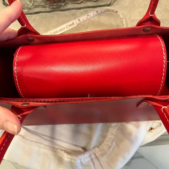 ❤️FINAL REDUCTION❤️. PRICE FIRM.
Vintage Kate Spade Handbag - Picture 9 of 14